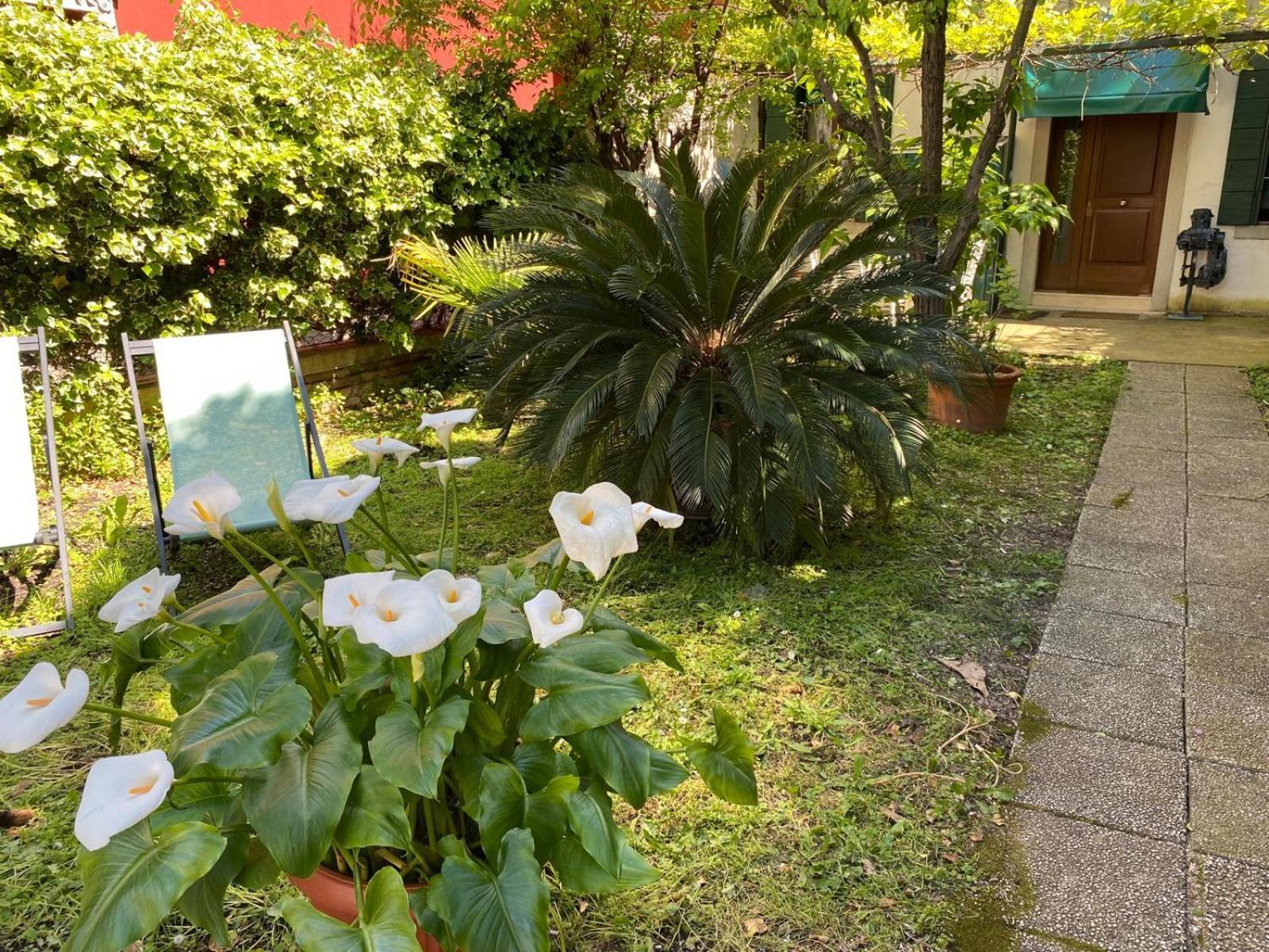 Apartamento Rose House With Private Garden Lido de Venecia Exterior foto